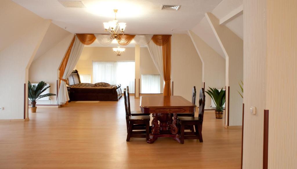 Hotel Complex Verhovina Kyjev Pokoj fotografie